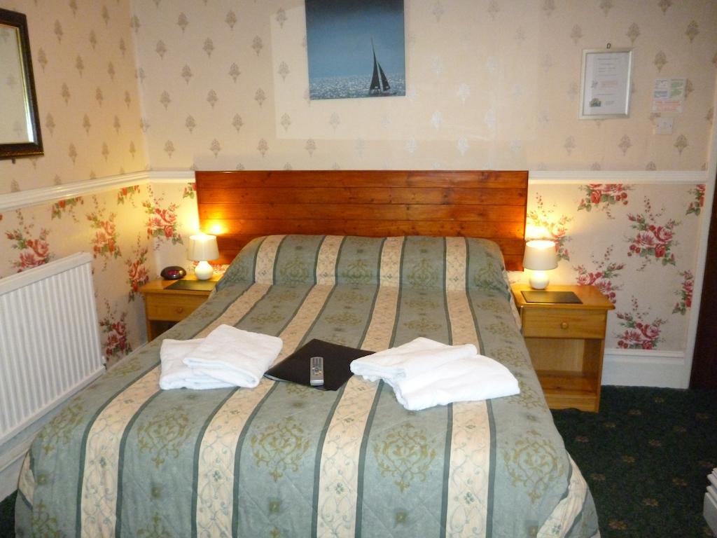 Weybourne Guest House Тенби Стая снимка